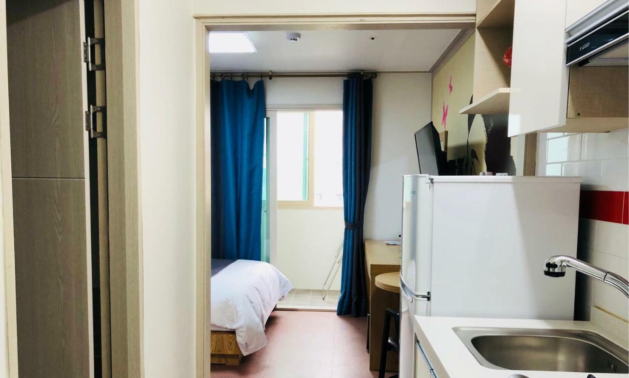 Hotel Joy Near Camp Humphres Pyeongtaek Exterior photo